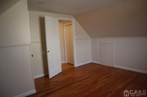 81 Gordon Ave, Perth Amboy, NJ 08863-1850
