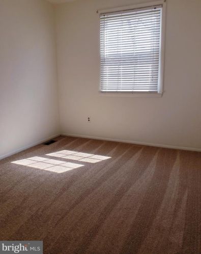 8306 Collins Ave, Camden NJ 08109-3567 exterior