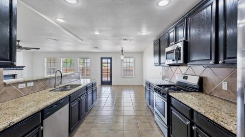 1281 Beechwood Dr, Uhland TX 78640-5718 exterior