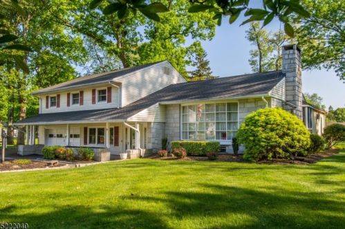 9 Wetmore Dr, Parsippany, NJ 07834-1842