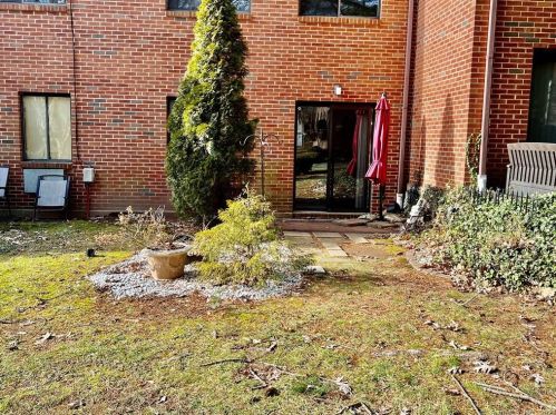 16 Darling St, Southington CT  06489-2615 exterior