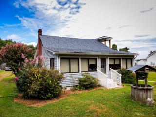 271 Ballast Point Rd, Redart, VA 23076-2009