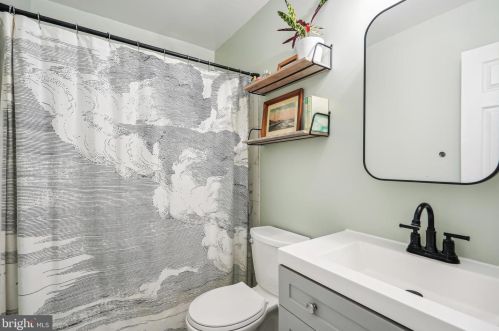 5269 Bradgen Ct, Springfield VA  22151-3524 exterior