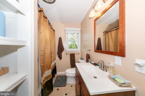 170 Upper Fry Rd, Trenton NJ 08628-2728 exterior