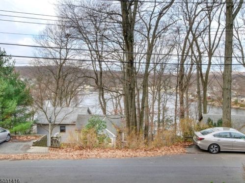 32 Cliffside Trl, Parsippany NJ  07834-2008 exterior