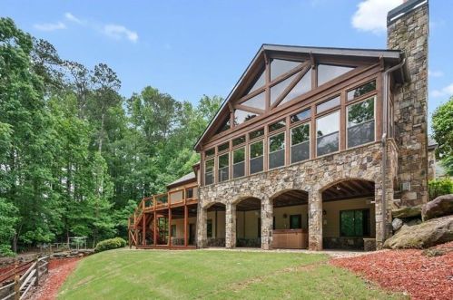 9320 Sutherlin Cir, Gainesville, GA 30506-7953