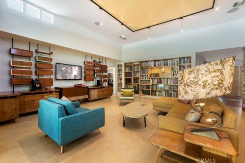 1107 Riviera Dr, Santa Ana CA 92706-1841 exterior