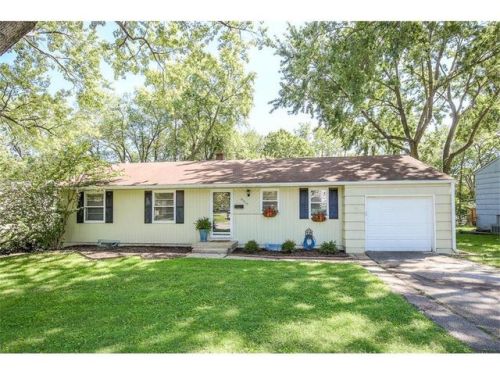 6319 62nd St, Shawnee Mission, KS 66202-3205