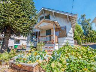 9839 Edison St, Portland, OR 97203-1408