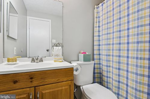 6239 Blue Dart Pl, Columbia MD  21045-4454 exterior