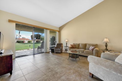 37 Malaga Dr, Rancho Mirage, CA 92270-3819
