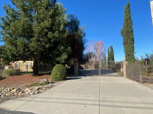 30721 Edwards Rd, Valley Home, CA 95361-7522