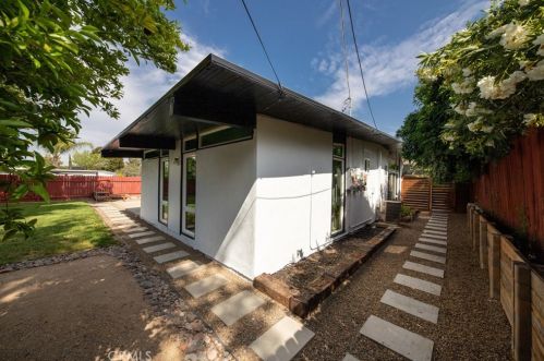 5989 Grand Ave, Riverside CA  92504-1370 exterior