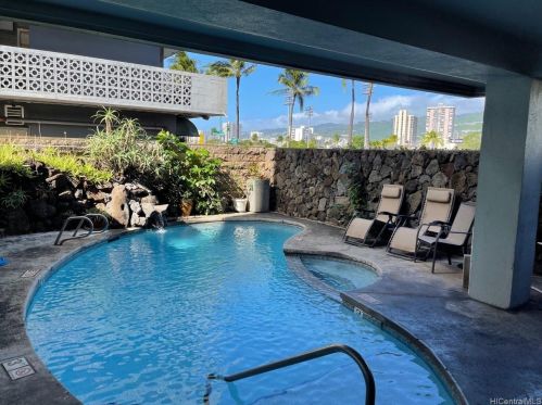 2015 Ala Wai Blvd, Honolulu HI  96815-2073 exterior