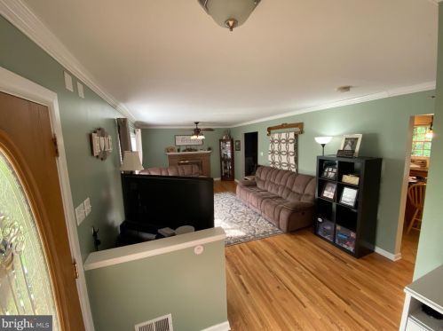 8412 Danford Ct, Springfield VA  22152-3513 exterior