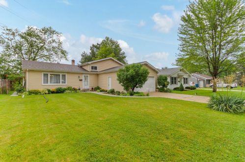 38 Armitage Ave, Addison, IL 60101-4812