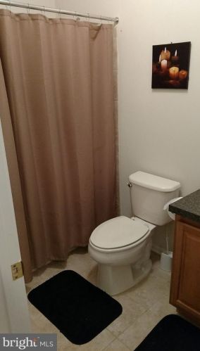 833 Timberlake Dr, Trenton NJ  08618-1471 exterior