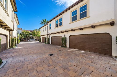 565 Casita St, Anaheim CA  92805-4748 exterior