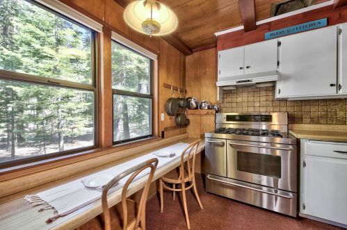 7400 River Rd, Truckee CA  96161 exterior