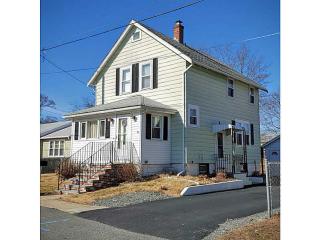 55 Graham Ave, Warwick, RI 02889-3967