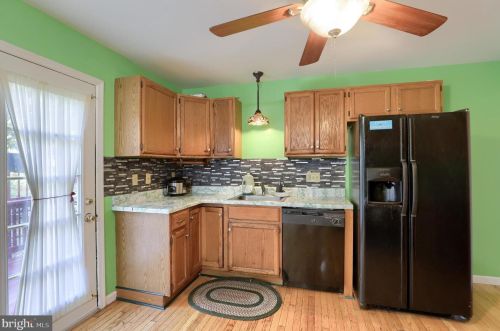 10 Townsend Ct, Lancaster PA  17603-6799 exterior