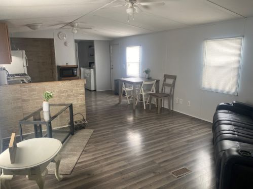 10 Main St, Minooka, IL 60447-9532