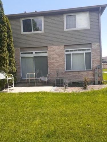 2112 Adobe Dr, Addison, IL 60101-1589