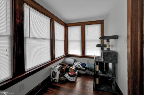 1504 Carlisle Pike, Hanover PA 17331-8820 exterior