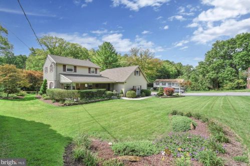 111 School House Rd, Lancaster PA  17603-6523 exterior