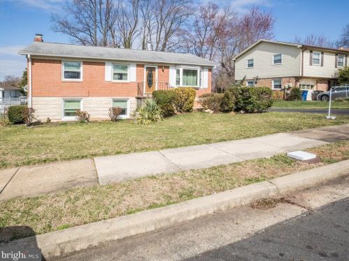 4726 Kellogg Dr, Woodbridge, VA 22193-4803