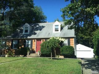 24 Robinhood Ave, Closter, NJ 07624-1130