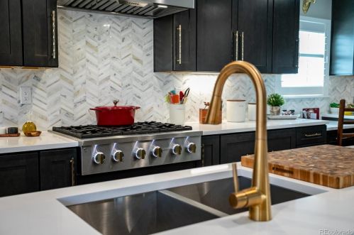 7597 Rosemary Cir, Englewood CO 80112-6421 exterior