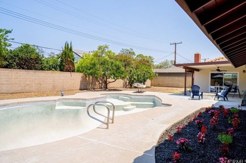 1237 Eisner Pl, Anaheim CA  92801-4704 exterior