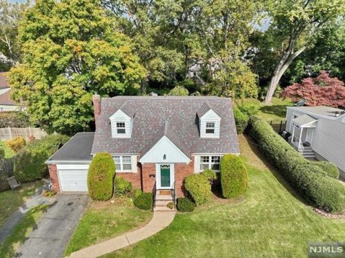 476 Bergen Blvd, Oradell, NJ 07649-2250