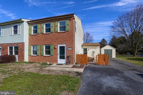 1083 Monticello Ln, Lancaster, PA 17603-9410