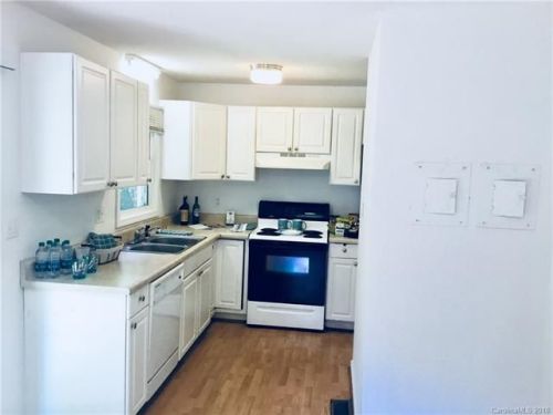 513 California Cir, York, SC 29745-1403