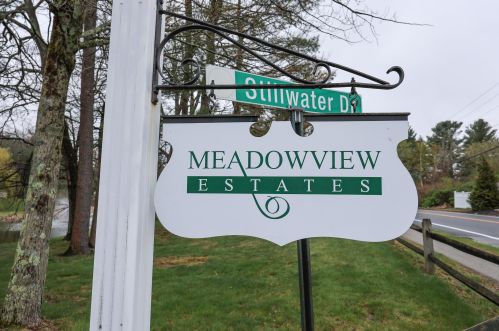 38 Stillwater Dr, Nashua, NH 03062-2200