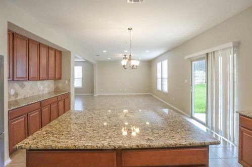 942 Apricot Dr, Uhland TX  78640-6415 exterior