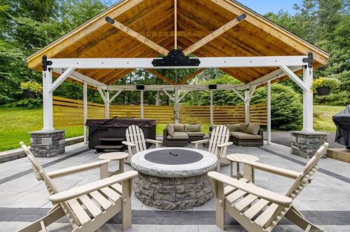 97 Dogwood Ln, Glastonbury, CT 06033-1737