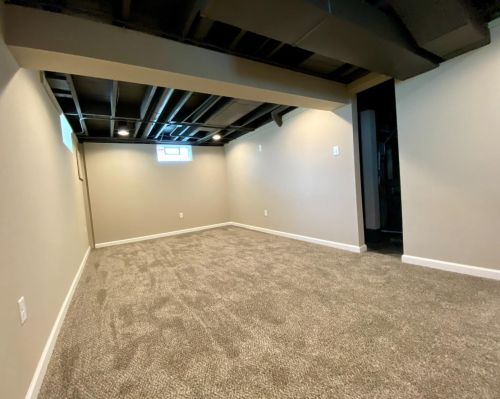 1123 Old Rdg Rd, Hobart IN 46342-1920 exterior