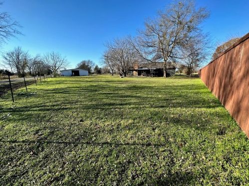 2046 Fm 121, Whitewright TX 75491-7130 exterior