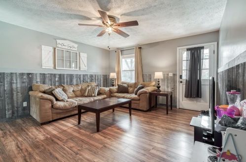 1320 Milstead Ave, Conyers, GA 30012-8036