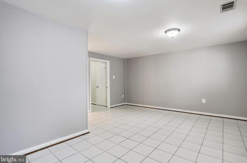 9270 Sprucewood Rd, Springfield VA  22015-3559 exterior