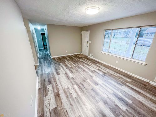 3267 Creekwood Dr, Rex GA 30273-2117 exterior