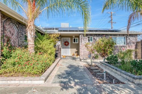 547 San Jose Ave, Clovis, CA 93612-2339