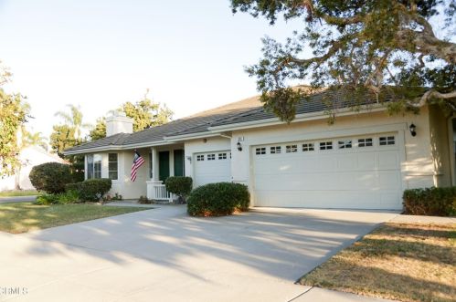 800 Rosebud Dr, Oxnard, CA 93036-8500