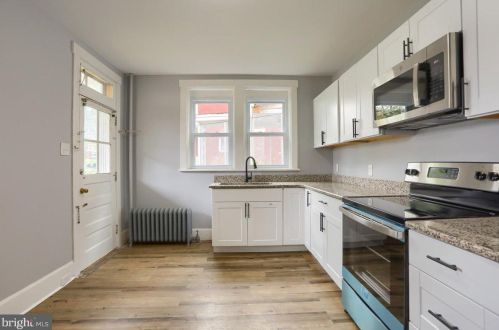 1726 Herr St, Harrisburg PA  17103-1538 exterior
