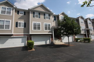2324 Hudson Cir, Aurora, IL 60502-7339