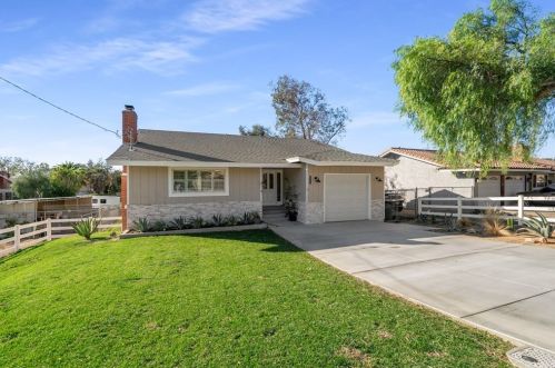 3938 Crestview Dr, Norco, CA 92860-1707
