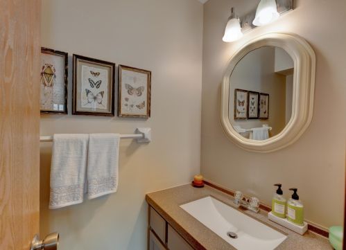 1613 Helmo Ave, Saint Paul MN  55128-5535 exterior